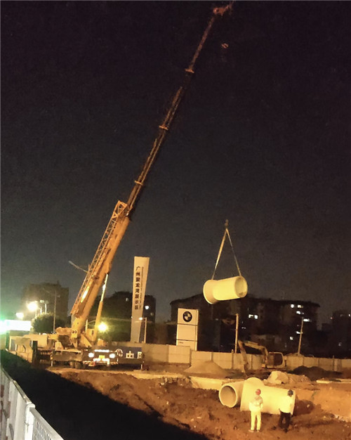 修文县“弯臂矫正”—— 吊车的 “形变补偿” 技术